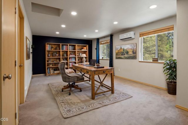16324 Blacktail Lane, Bend, OR 97707