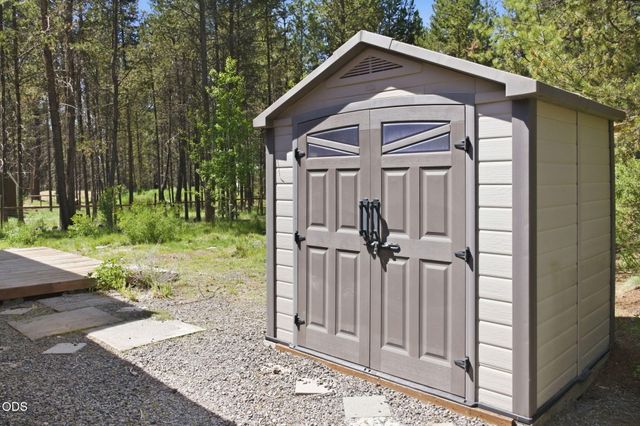 16324 Blacktail Lane, Bend, OR 97707