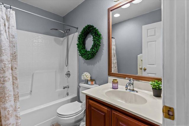 1242 Tulloch Dr, Tracy, CA 95304