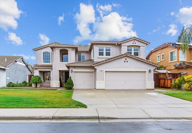 1242 Tulloch Dr, Tracy, CA 95304