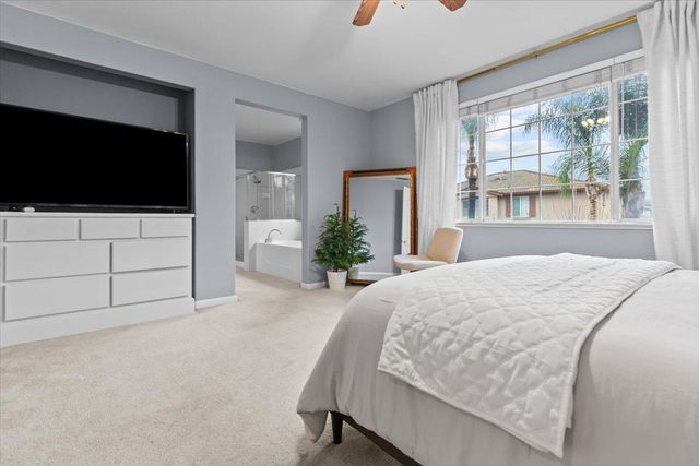 1242 Tulloch Dr, Tracy, CA 95304