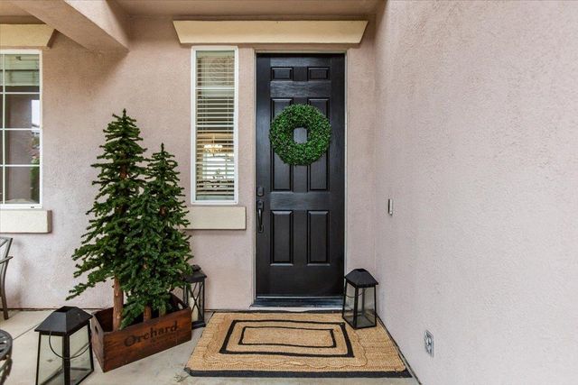 1242 Tulloch Dr, Tracy, CA 95304