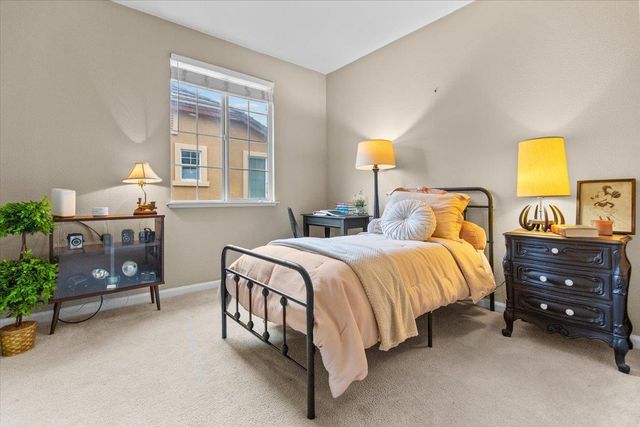 1242 Tulloch Dr, Tracy, CA 95304