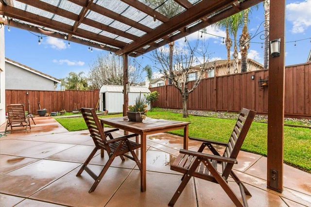 1242 Tulloch Dr, Tracy, CA 95304