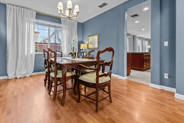 1242 Tulloch Dr, Tracy, CA 95304