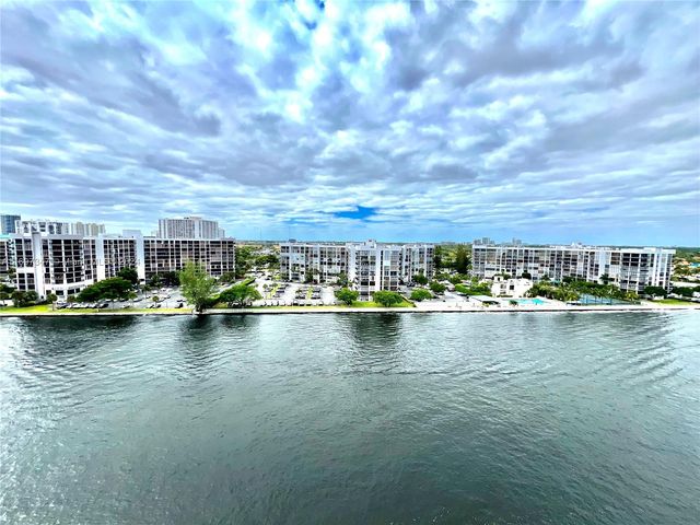 3000 S Ocean Dr 1012, Hollywood, FL 33019