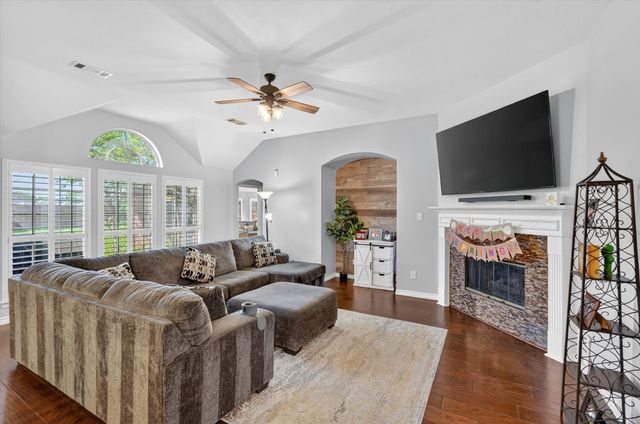 9506 Garrett Drive, Rowlett, TX 75089