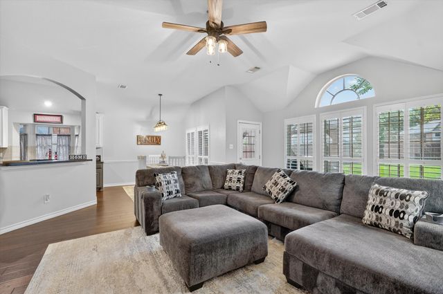 9506 Garrett Drive, Rowlett, TX 75089