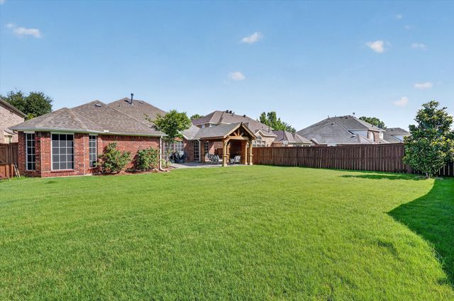 9506 Garrett Drive, Rowlett, TX 75089
