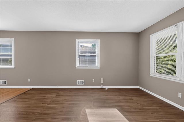 8608 E 58th Street, Kansas City, MO 64129