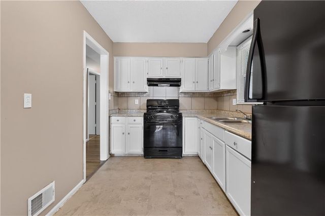 8608 E 58th Street, Kansas City, MO 64129