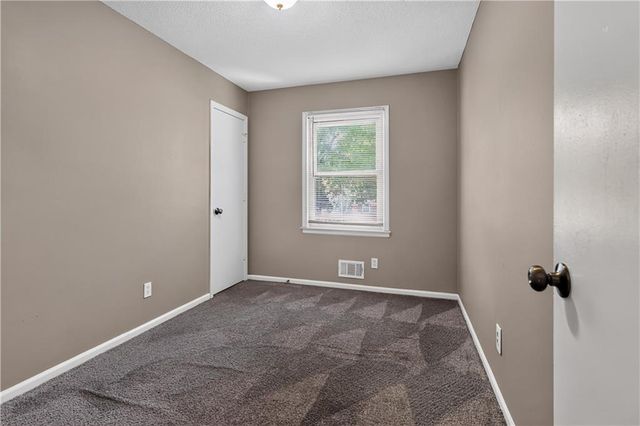 8608 E 58th Street, Kansas City, MO 64129
