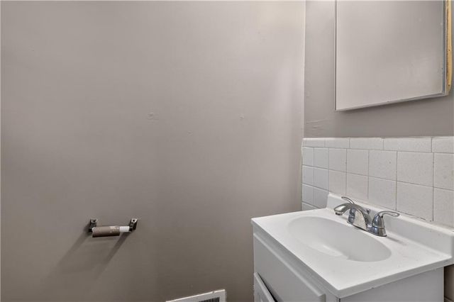 8608 E 58th Street, Kansas City, MO 64129