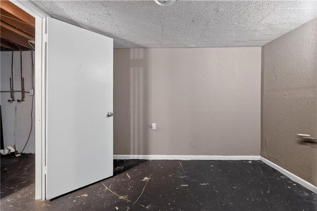 8608 E 58th Street, Kansas City, MO 64129