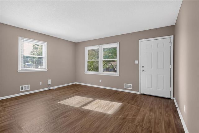 8608 E 58th Street, Kansas City, MO 64129