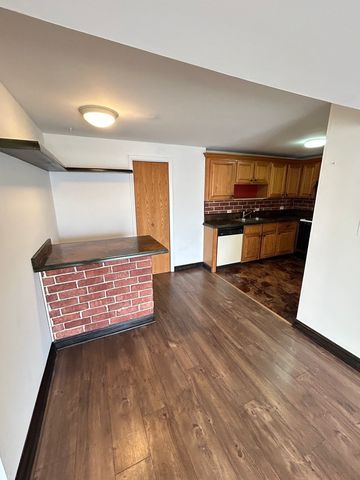 5850 W 87th Street 2A, Burbank, IL 60459