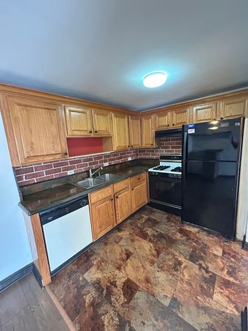 5850 W 87th Street 2A, Burbank, IL 60459