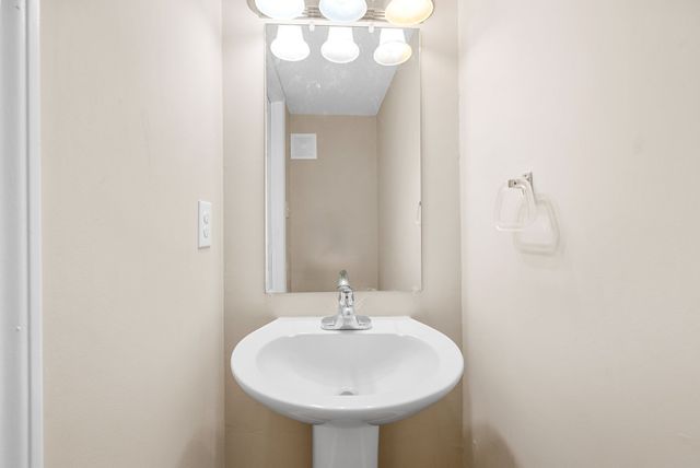 481 Martha Ln Apt D, Clarksville, TN 37043