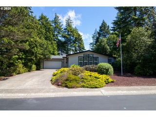 608 GLENBROOK Cir, Florence, OR 97439