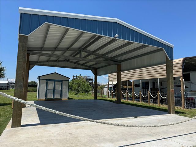 147 N Mae Circle, Crystal Beach, TX 77650