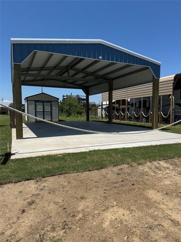 147 N Mae Circle, Crystal Beach, TX 77650