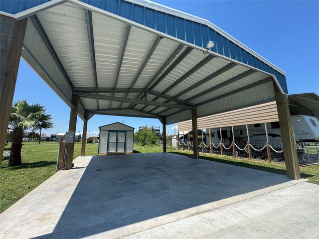 147 N Mae Circle, Crystal Beach, TX 77650