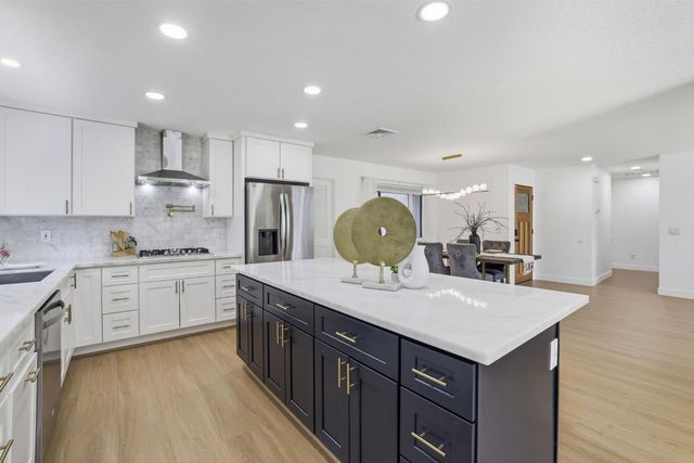 5124 Filbert Ave, Fair Oaks, CA 95628