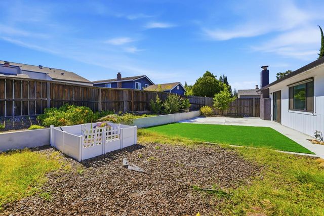 5124 Filbert Ave, Fair Oaks, CA 95628