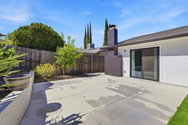 5124 Filbert Ave, Fair Oaks, CA 95628