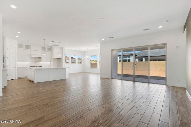 1032 W J WALTZ Way, Apache Junction, AZ 85120