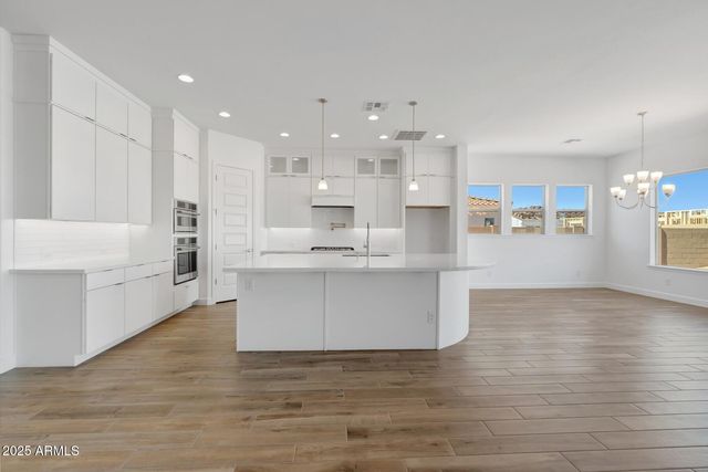 1032 W J WALTZ Way, Apache Junction, AZ 85120