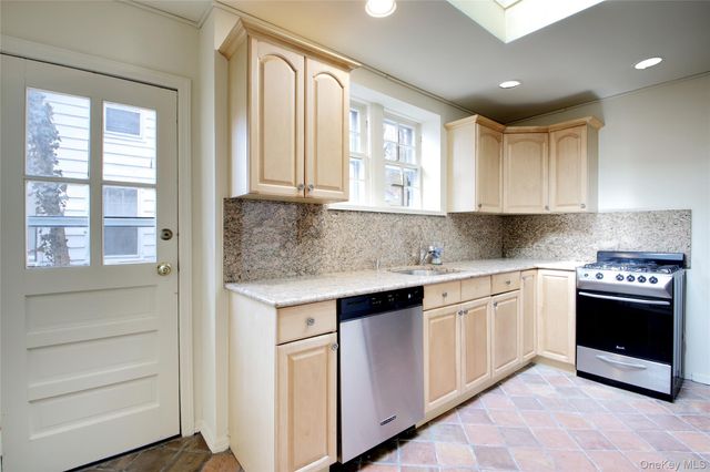 1613 Northern Boulevard, Roslyn, NY 11576