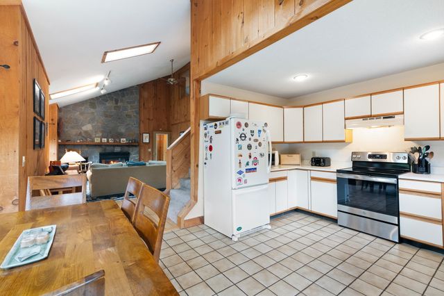 34 Ellis Brook Road, Dover, VT 05356