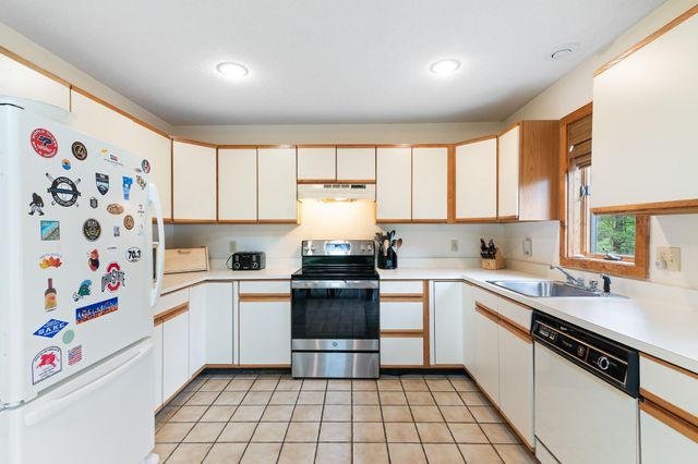 34 Ellis Brook Road, Dover, VT 05356