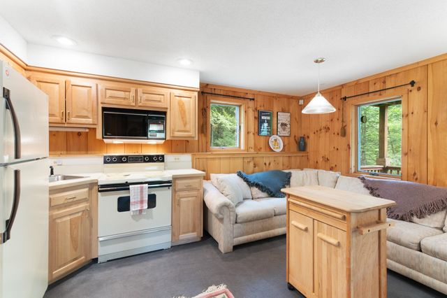34 Ellis Brook Road, Dover, VT 05356