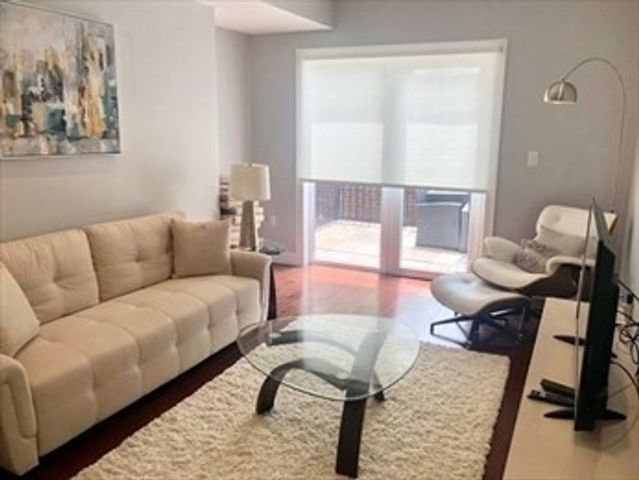 1699 Massachusetts Ave 202, Cambridge, MA 02138