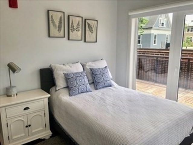 1699 Massachusetts Ave 202, Cambridge, MA 02138