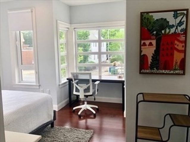 1699 Massachusetts Ave 202, Cambridge, MA 02138