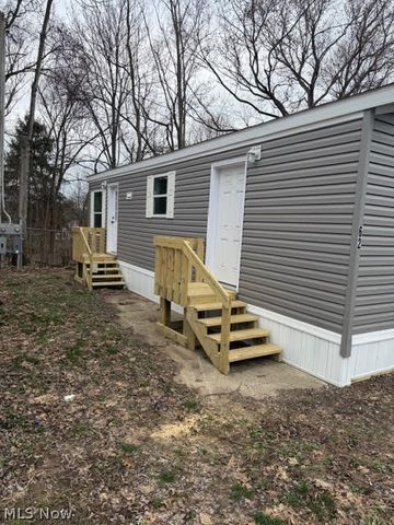 62 Hyland Drive, Akron, OH 44312