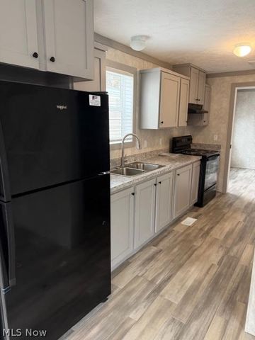 62 Hyland Drive, Akron, OH 44312