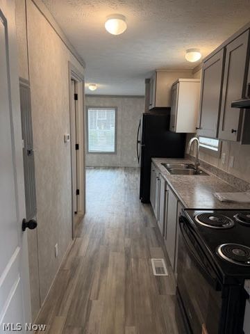 62 Hyland Drive, Akron, OH 44312