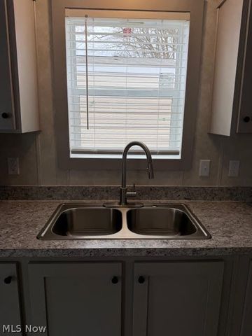 62 Hyland Drive, Akron, OH 44312