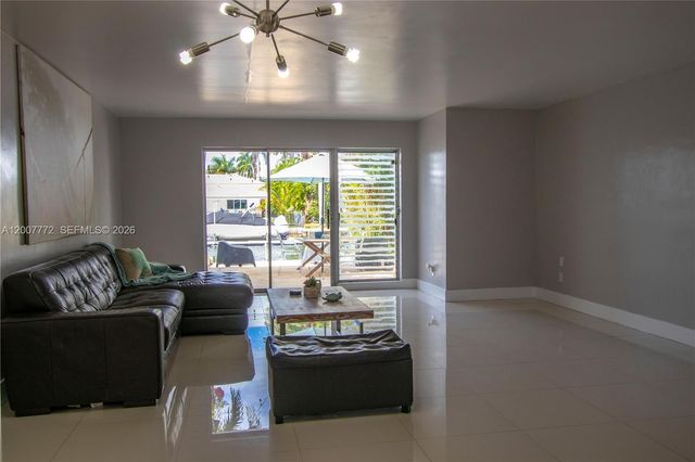 2117 NE 123rd St, North Miami, FL 33181