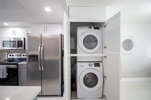 2117 NE 123rd St, North Miami, FL 33181