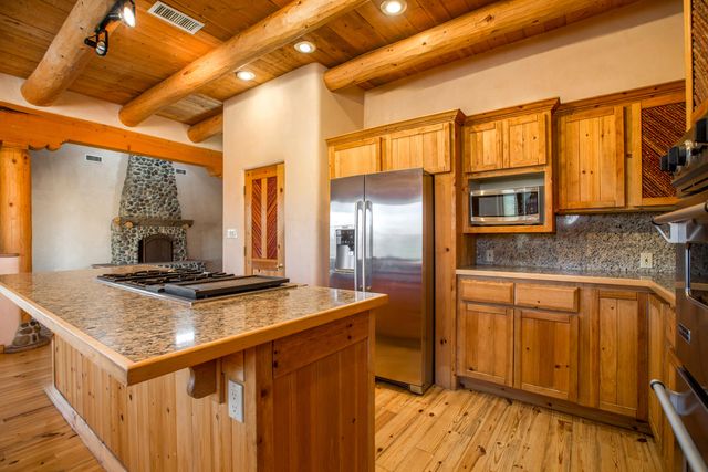 100 Camino Rayo Del Sol, Corrales, NM 87048