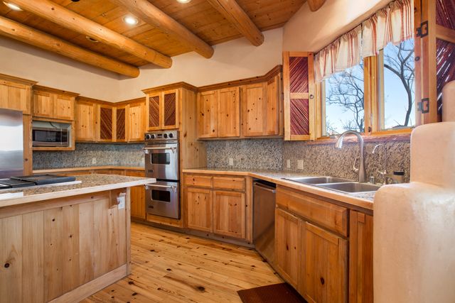 100 Camino Rayo Del Sol, Corrales, NM 87048