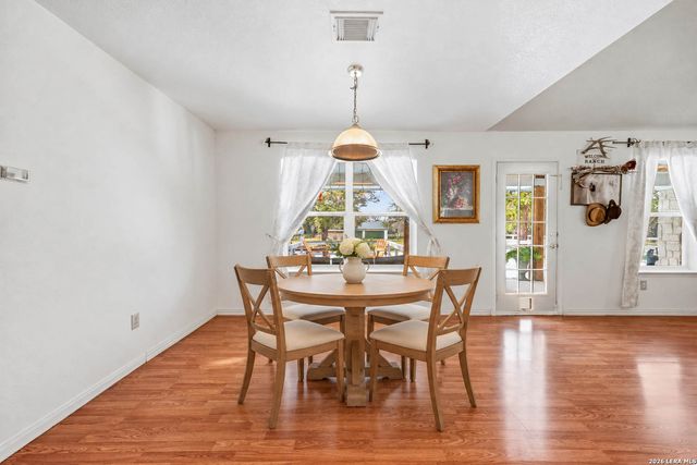 837 Paddy, Floresville, TX 78114