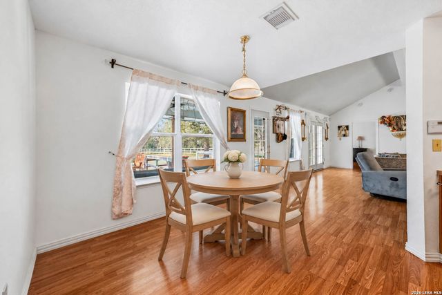 837 Paddy, Floresville, TX 78114