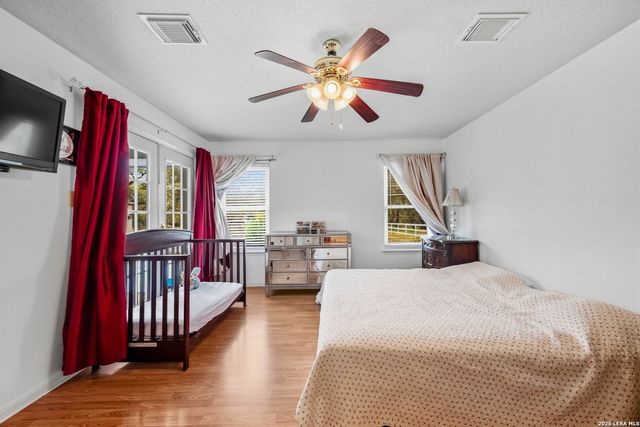 837 Paddy, Floresville, TX 78114