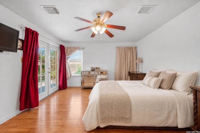 837 Paddy, Floresville, TX 78114